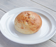 クリームパン 183円（税込）
