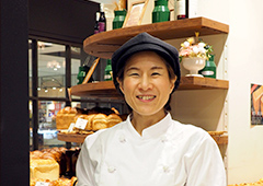 Boulangerie BARUC PLUS 店主　千阪 千津子さん