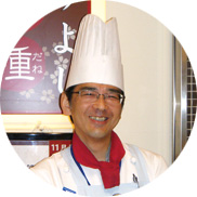 笑顔が素敵な三芳店販売課マネージャーの廣瀬伸一氏