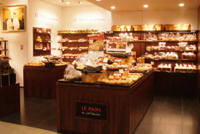 ル　パン　ドゥ　ジョエル・ロブション店内