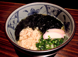北九州うどんの天ぷらは別添え