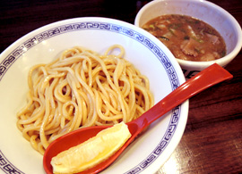 牛ホルモンのつけ麺　850円