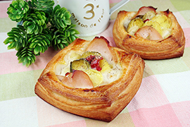 野菜とスモ－クハムのデニッシュ
