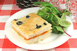 トマトフォカッチャ