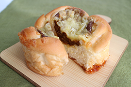 アメ色玉ねぎのカレ－パン