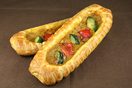 ベ－コンと野菜のカレ－デニッシュ