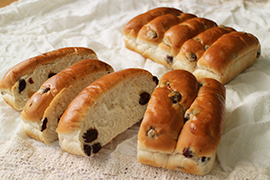 大麦のレ－ズンパン
