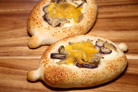 きのことチ－ズのハチャプリ