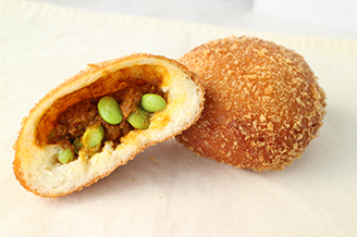 枝豆とトマトキ－マカレ－ド－ナツ