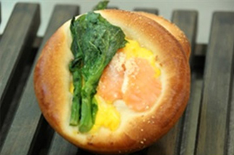 菜の花とたまごのフォンデュパン