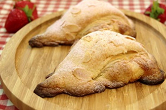 ストロベリ－トライアングル