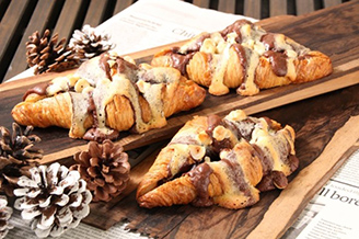 チョコとナッツのクロワッサン