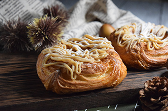 渋皮栗とカシスのモンブランデニッシュ