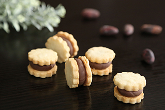 ミルクチョコとキャラメルのサブレサンド
