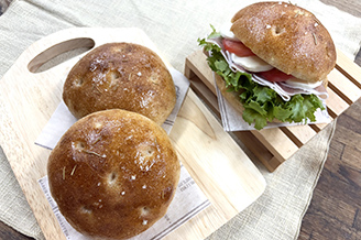 全粒粉とじゃがいものフォカッチャ　『きたのまるこ』使用